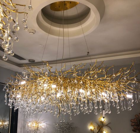 Amazing Chandeliers For Dining Room Elegant and Stylish Lighting Options to Enhance Your Dining Experience Dining Room Elegant, Oval Chandelier, Teardrop Chandelier, Chandeliers For Dining Room, Branch Chandelier, Light Ideas, Italian Chandelier, Stylish Lighting, Elegant Dining Room