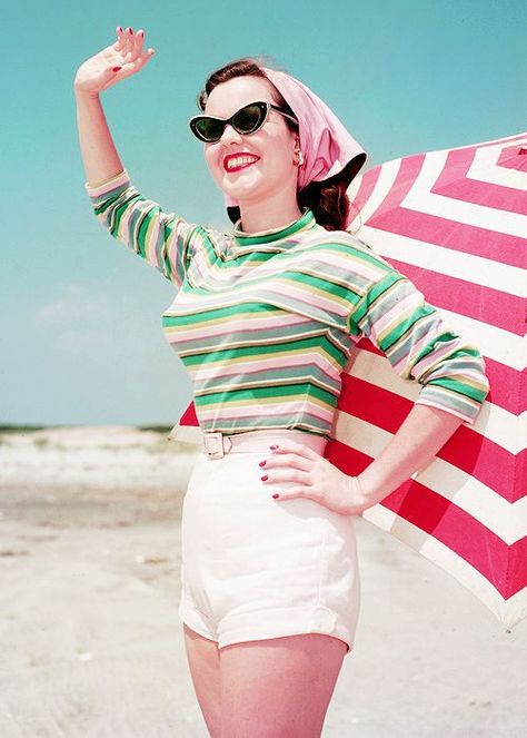 I truly should be packing for the beach but in normal Karmen fashion, I’m on the computer instead.  I have ideas about what I want to pack and that’s half the battle right?  I started t… 50s Beach, Rockabilly Style, Fashion 1950s, Summer Fashion Beach, 1950s Style, Vintage Collage, Beach Fashion, Moda Vintage, Vintage Beach