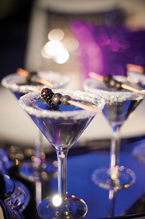 Cosmos Cocktail, Midnight Wedding, Cosmo Cocktail, Deep In Love, Cocktail Food, Diamond Theme, Purple Cocktails, Wedding Drinks, Theme Inspiration