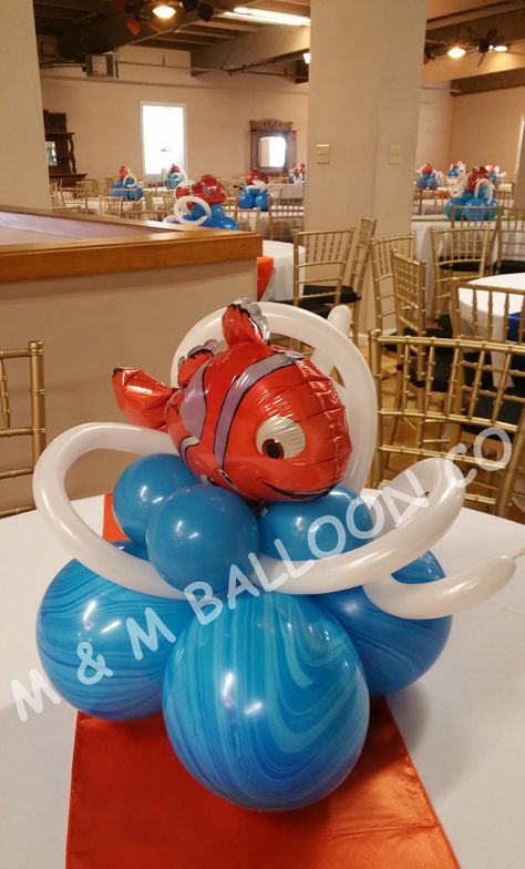 Nemo Centerpieces, Balloon Wedding Decor, Nemo Baby Shower, Fish Centerpiece, Finding Nemo Baby, Finding Nemo Party, Finding Nemo Birthday, Balloon Lanterns, Nemo Party