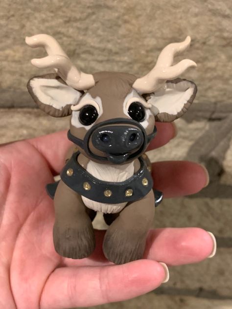 Polymer Clay Kangaroo, Aesthetic Clay Figures, Polymer Clay Reindeer, Easy Clay Animals, Reindeer Clay, Clay Deer, Clay Reindeer, Polymer Clay Figurine, Polymer Clay Halloween