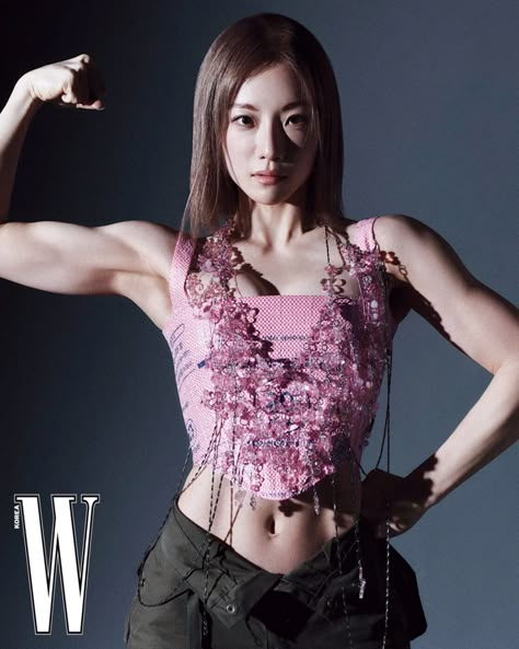 Four female contestants from 'Physical: 100' display their powerful physiques in a pictorial with W Korea magazine Female Power Pose, Buff People, Muscle Skeleton, Gym Female, W Korea Magazine, Best Physique, Korea Magazine, Korean Shows, W Korea