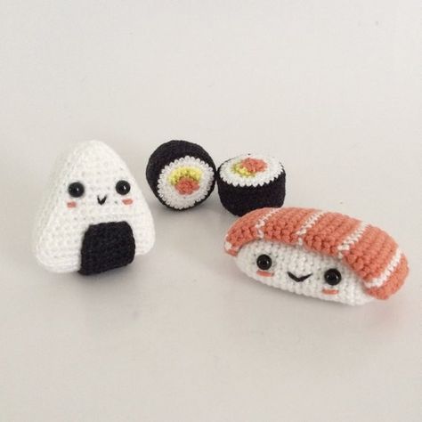 Sushi Crochet, Crochet Sushi, Chunky Yarn Crochet Pattern, Chunky Yarn Crochet, Crochet Fairy, Easy Crochet Animals, Crochet Keychain Pattern, Kawaii Crochet, Crochet Food