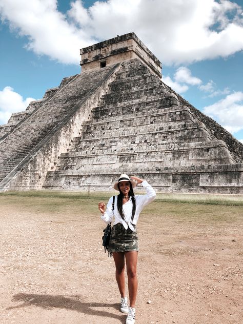 Teotihuacan Outfit, Chichen Itza Outfit, Mexico Picture Ideas, Cancun Vacation Outfits, Mexico Outfit Ideas, Cancun Pictures, Rivera Maya Mexico, Cancun Photos, Mexico Pictures