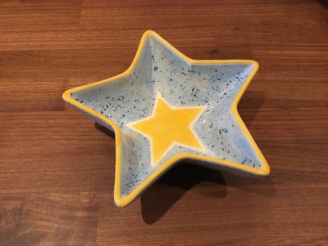 Star Bowl Pottery Painting, Eye Ceramic, Air Dry Clay Projects, Clay Bowl, Clay Mugs, Pinch Pots, Pottery Crafts, Diy Pottery, Ceramics Pottery Art