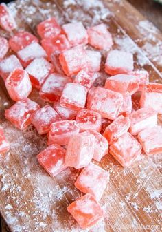 After days of experimentation, I discovered how to make turkish delight that is chewy and has an exotic rose flavor like the one I bought in Turkey. Easy Turkish Delight Recipe, Rose Turkish Delight Recipe, Rose Turkish Delight, Turkish Delight Recipe, Turkish Recipes Desserts, Turkish Desserts, Turkish Delights, Exotic Food, Turkish Food