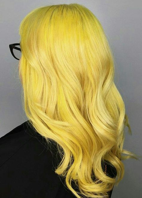 Can't get my eyes off of this wow Long Hair Color Ideas, Wedding Guest Hair, Haircuts Color, Hair Journal, Exotic Hair, Yellow Hair Color, Wow Hair Products, Helmet Hair, Hairstyles For Prom