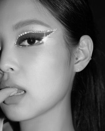 Jennie Makeup, Jennie Dark Icons, Trajes Kylie Jenner, Jennie Kim Blackpink, Blackpink Video, Jennie Kim, Blackpink Photos, Blackpink Fashion, Blackpink Rose