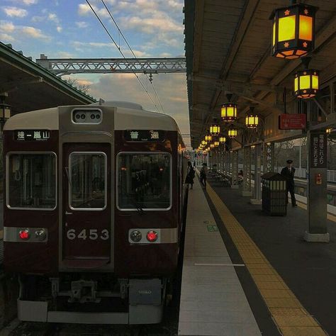 Metro Station Aesthetic, Acadamia Aesthetic, Station Aesthetic, Dark Acadamia, Metro Station, Train Station, We Heart It, Lost, Train