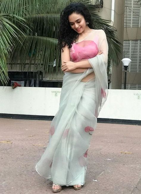 Latest Organza Sarees, Sarees Simple, Hand Painted Organza, White Sarees, Organza Sari, Diwali Outfit, Painted Saree, Desi Outfits, Saree Blouse Neck Designs