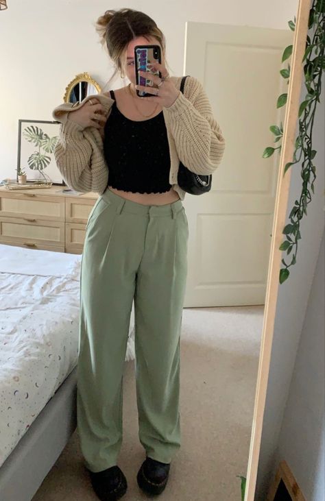 Styling Sage Green Pants, Outfit With Mint Green Pants, How To Style Mint Green Pants, Mint Cargo Pants Outfit, Outfits With Sage Green Pants, Sage Green Trousers Outfit, Pastel Green Pants Outfit, Green Pants Outfit Summer, Sage Green Pants Outfits