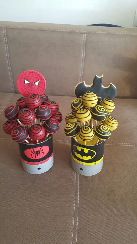 Batman Strawberries, Batman Desserts, Batman Cakepops, Batman Treats, Batman Cake Pops, Batman And Spiderman, Batman Baby Shower, Geek Party, Marvel Party