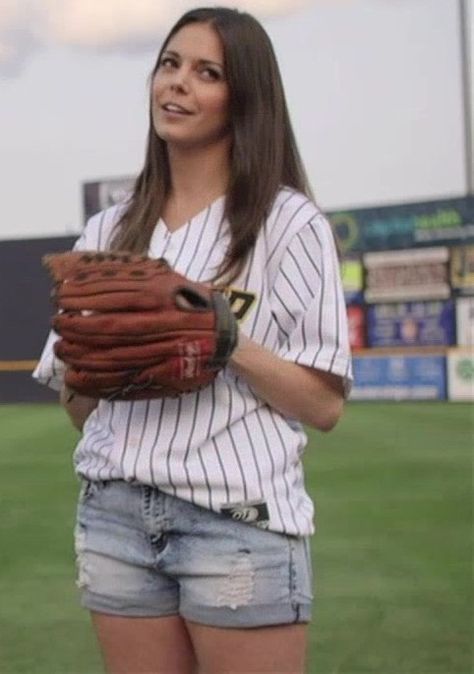 Katie Nolan (Garbage Time) Katie Nolan, Celeb Crush, American Sports, Fox Sports, Gameday Outfit, Womens Soccer, Female Athletes, Sport Girl, Athletic Women