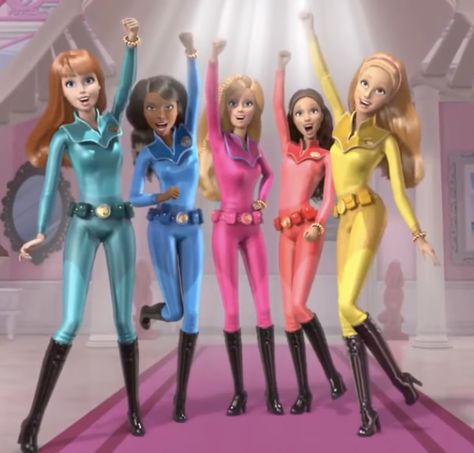 Iconic Groups Of 4, Mean Girls Halloween, Barbie Life In The Dreamhouse, Cartoons Group, Life In The Dreamhouse, Barbie Pictures, Cute Group Halloween Costumes, Barbie Funny, Hallowen Ideas