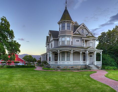 10 Best and Fun Things To Do In Santa Paula, California Santa Paula California, Ventura County California, Santa Paula, Victorian Beauty, Victorian Style Homes, Gorgeous Houses, Ventura County, Victorian Houses, Fun Activities To Do