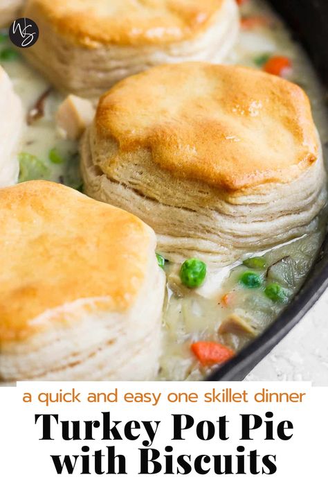 Pot Pie With Biscuits On Top, Pot Pie Biscuits, Turkey And Biscuits, Ground Turkey And Biscuits Recipes, Turkey And Biscuits Recipe, Crockpot Turkey Pot Pie, Ground Turkey Pot Pie Recipe Easy, Turkey Biscuits, Turkey Pot Pie Biscuits