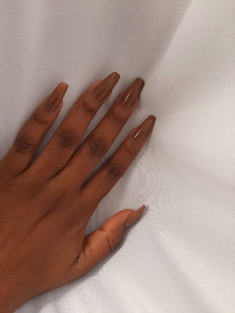 Nail Color On Dark Skin, Brown Acrylic Nails, Art Guide, Nail Prices, Subtle Nails, Simple Gel Nails, Simple Acrylic Nails, Flower Nail, Neutral Nails