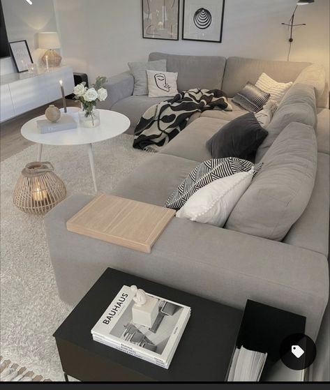 Apartment Grey Decor, Gray Japandi Living Room, Grey Modern Living Room, Georgia Apartment, White Living Room Decor, Apartment Decorating Living, Airbnb Design, Living Room Decor Gray, Apartment Living Room Design