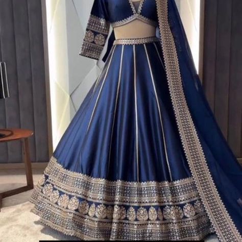 Catalog Name: *Havey Lehenga Ready To Wear* New Lunch Hevay Boutiq Collection *👗Lehengha details* *Fabric* : Tapeta silk *Work*. : thread with Sequnce *Size* : Up to 44 *Inner*. : Micro *Lehengha Type* : Semi-Stitch *Flair*. :- *3.5 meter and cancan with canvas*❤️‍🔥❤️‍🔥 👘*Choli* *Fabric* : tapeta silk *inner*. : micro *Work* : thread with sequence *Size* : Upto 42 Unstich 🧣*Dupata* *Fabric* : Tabby organza *Work* : thread with Seuqnce fourside lace border *Length* : 2.2 meter ... Border Lehenga Design, Plain Lehenga, Bridesmaid Lehengas, Indian Bridesmaid Dresses, Bridesmaid Lehenga, Simple Lehenga, Sabyasachi Lehenga, Sequence Embroidery, Indian Lehenga Choli