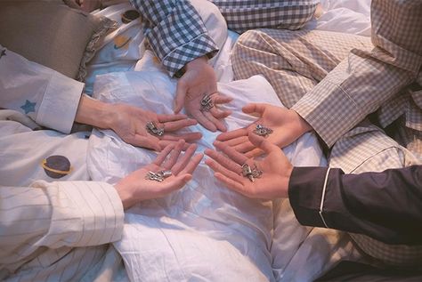 ً on Twitter: "The Dream Chapter: ETERNITY - Concept Photos 'Starboard'  #TOMORROW_X_TOGETHER #TXT_Eternity #TXT_Starboard  @TXT_members @TXT_bighit… https://t.co/m4uGY5rlE8" The Dream Chapter Eternity, Dream Chapter Eternity, Tomorrow X Together, Blue Hour, Tomorrow Will Be Better, Group Photos, Debut Album, The Dream, Boy Bands