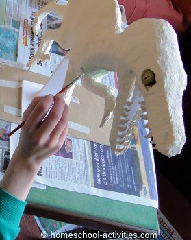 Make A Dinosaur, Dinosaur Projects, Jurassic Park Birthday Party, Velociraptor Dinosaur, Paper Mache Animals, Paper Mache Clay, Dinosaur Crafts, Paper Mache Crafts, Dino Birthday