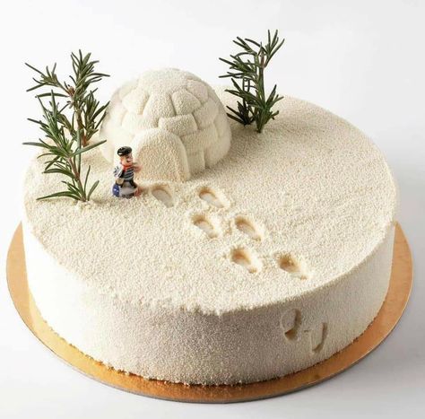 Vanilla Bean Mousse, Winter Torte, Winter Wonderland Cake, Crunchy Chocolate, Chocolate Pearls, Cake Templates, Christmas Cake Designs, Cake Vanilla, Xmas Cake