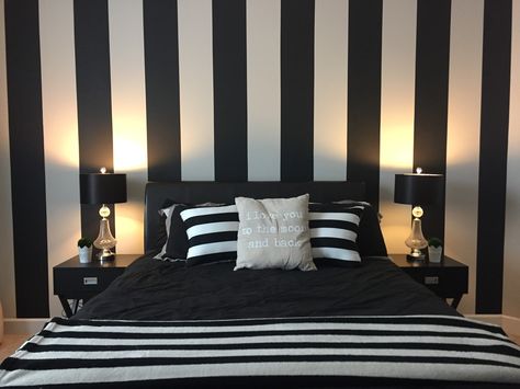 Black And White Striped Wall Bedroom, Striped Bedroom Walls, Black And White Striped Wall, Stripe Wallpaper Bedroom, Grey Striped Wallpaper, Striped Bedroom, White Wall Bedroom, Striped Room, Striped Walls