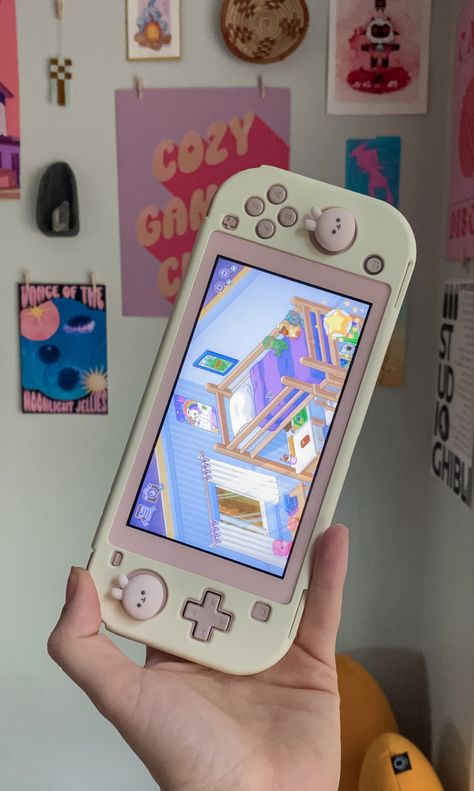 Nintendo Switch Aesthetic Purple, Cute Game Aesthetic, Nintendo Switch Light Aesthetic, Cute Nintendo Switch Lite Accessories, Mii Ideas Nintendo Switch, Nintendo Switch Design, Coral Nintendo Switch Lite Aesthetic, Nintendo Lite Accessories, Nintendo Lite Games