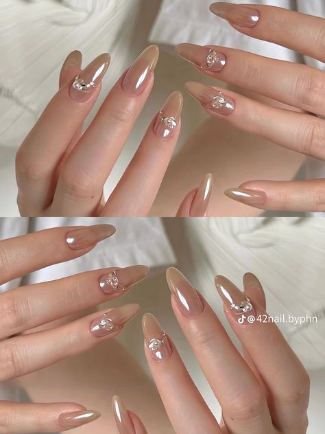 Nails Korean Aesthetic, Expensive Nails Design, Simple Douyin Nails, Korean Nails Aesthetic, Uñas Coquette, Asian Nail Art, Clothes Videos, Fresh Nails, New Year Nails