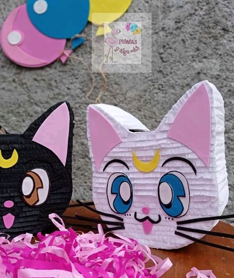 Sailor Moon Pinata, Sailor Moon Party Decorations, Sailor Moon Birthday Party, Moon Party Ideas, Sailor Moon Cakes, Sailor Moon Party, Sailor Moon Crafts, Sailor Moon Birthday, Sailor Party