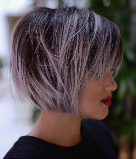 Brown Bob With Pastel Purple Balayage Κούρεμα Bob, Short Bobs With Bangs, Short Choppy Haircuts, Choppy Haircuts, Bob Hairstyles With Bangs, Bob Haircut With Bangs, Effortless Beauty, Bob Hairstyles For Fine Hair, Best Short Haircuts