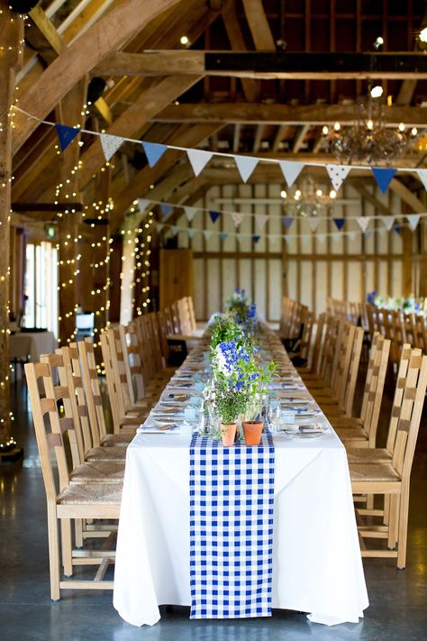 The reception was styled like a Cypriot Tavern with long banquet tables. Photography by Helen Cawte. Greek Table Decorations, Greek Picnic, Greek Party Decorations, Greece Party, Corporate Events Decoration, Corporate Event Design, Banquet Decorations, Birthday Bbq, Picnic Decorations