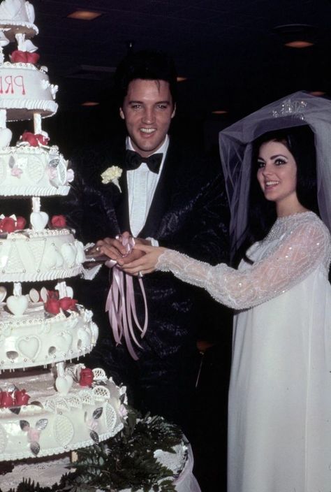 Elvis Presley And Priscilla, Priscilla Presley Wedding, Priscilla Beaulieu, Iconic Couples, Famous Weddings, Elvis Wedding, Elvis Presley Priscilla, Elvis And Me, Presley Family