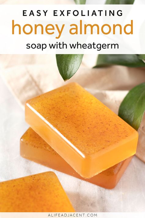 Melt And Pour Honey Soap Recipes, Almond Fragrance, Melt And Pour Soap Base, Homemade Gift Idea, Diy Honey, Almond Soap, Savon Diy, Easy Soap Recipes, Diy Soap Recipe