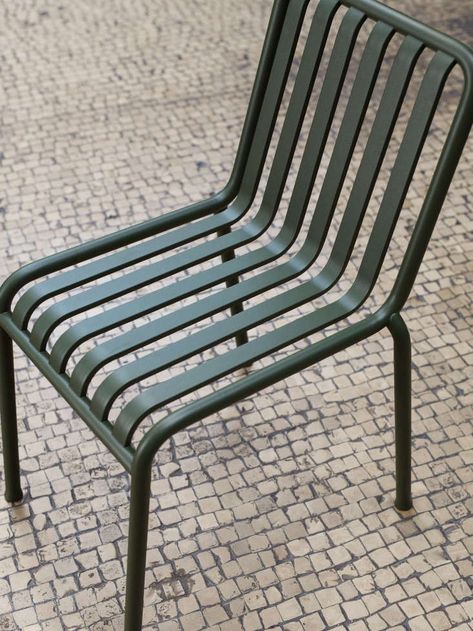 Outdoor Furniture: Metal Lawn Chairs Made Modern - Gardenista Metal Lawn Chairs, Erwan Bouroullec, Modern Outdoor Furniture, Lawn Chairs, Outdoor Furniture Collections, Insta Inspo, Chaise Bar, Steel Design, Garden Chairs