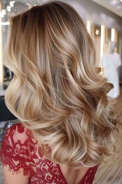 Caramel Balayage on Beige Blonde Hair Caramel Blonde Hair Color, Sandy Blonde Hair, Caramel Blonde Hair, Blonde Lowlights, Summer Blonde Hair, Blonde Hair Transformations, Caramel Blonde, Blonde Hair Color Ideas, Dirty Blonde Hair