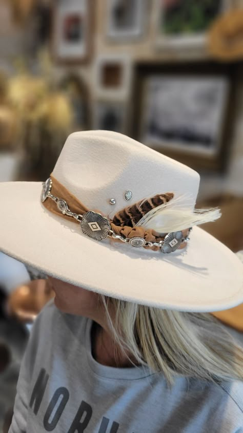 Diy Hat Accessories, Decorate Hats Diy Ideas, Womens Cowgirl Hat, Custom Felt Hat Ideas, Customized Western Hats, Custom Straw Hats, Lainey Wilson Inspired Hat, Diy Cowboy Hat Bands, Custom Cowgirl Hats Western