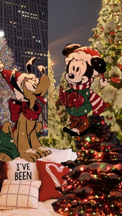 Christmas In Movies, Old Disney Christmas Aesthetic, Matching Christmas Wallpaper Couple, Cute Christmas Wallpaper Disney, Disney Wallpaper Christmas, X Mas Wallpaper, Christmas Cartoon Wallpaper, Disney Christmas Wallpaper Iphone, Christmas Disney Wallpaper