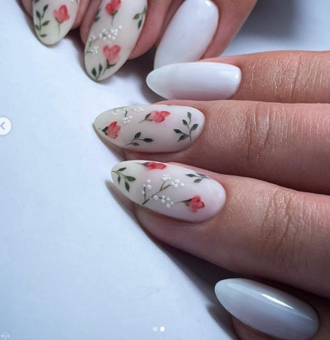 29 Chic and Classy White Almond Nail Creations Fun Halloween Nails, White Almond Nails, Easter Nail Designs, Cute Halloween Nails, Romantic Nails, Floral Nail Designs, Flower Nail Designs, White Nail Designs, Easter Nails