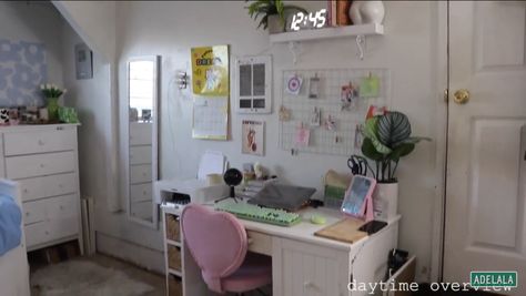 Adeladadoll Room, Redo My Room, Amazing Rooms, New Preppy, Room Inspired, Desk Study, Room Needs, Aesthetic Room Ideas, Colorful Aesthetic