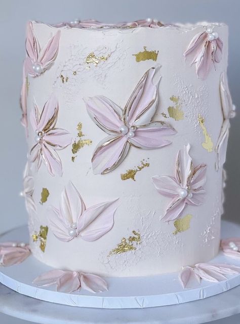 Palette Knife Flowers, Graduation Cake Ideas, Online Wedding Invitations, Elegant Floral Wedding, Elegant Birthday Cakes, Cupcake Cake Designs, Floral Wedding Cake, Graduation Cake, Cake Decorating Designs