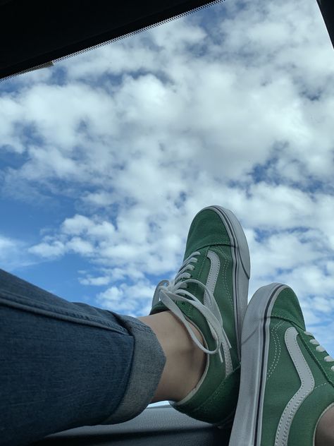 Green Vans Aesthetic, Green Vans Outfit, Aven Brooks, Vans Aesthetic, Vans Green, Green Vans, Van Color, Vans Outfit, Estilo Indie