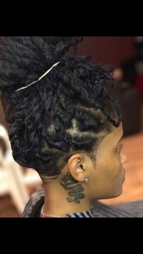 Dreds Locs Undercut, Dreadlock Undercut, Locs Undercut Women, Locs Undercut, Dreadlocks Undercut, Fresh Hairstyles, Nape Undercut, Dread Head, Dreadlock Hairstyles For Men