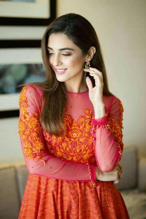 Maya Ali, Trendy Wedding Hairstyles, Dress Indian Style, Pakistani Actress, Designer Dresses Indian, Embroidery Fashion, Pakistani Fashion, Pakistani Dresses, Stylish Girl