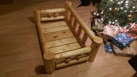 Rustic log Dog bed Day Bed Outdoor, Rustic Dog Beds, Rustic Projects, Bed Cave, Pallet Dog Beds, Pet Diy, Log Bed, Pet Projects, House Updates