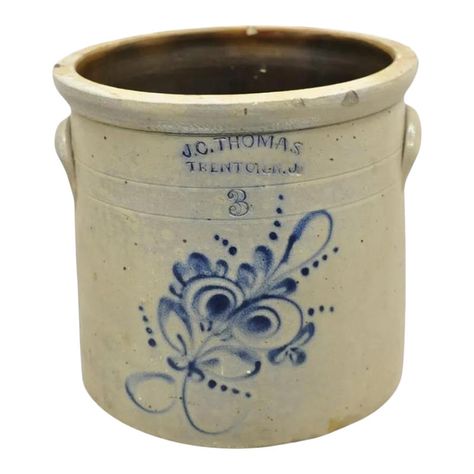 Antique J.C. Thomas Trenton NJ 3 Gallon Stoneware Crock Pot with Cobalt Blue Flower. Circa 19th Century. Measurements: 10.25" H x 11.5" W x 11" D. Vintage Stoneware Crocks, Butter Churns, Antique Stoneware Crocks, Antique Crocks, Old Crocks, Glaze Pottery, Churning Butter, Stoneware Crocks, Antique Stoneware