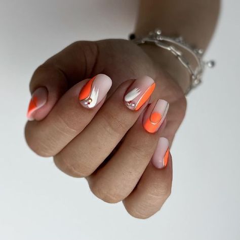 Nail Colors for Gemini Zodiac Sign – March 2024 16 Ideas Slim Nails, Nail Lab, Gemini Zodiac Sign, Coral Nails, Nail Color Trends, Spring Air, Crazy Nails, March 2024, Orange Nails