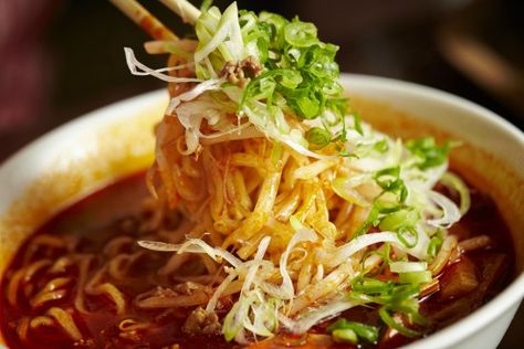 5 Outstanding and Delicious Ways to Dress Up Ramen Noodles Ramen Dishes, Top Ramen, Vegan Ramen, Garlic Noodles, Healthy Menu, Ramen Recipes, Asian Inspired Recipes, Noodle Recipes, Ramen Noodles