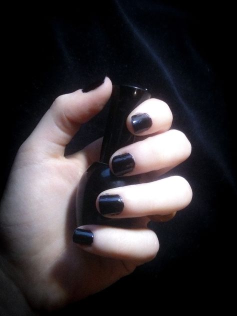 Black Grunge Nails Short, Black Nail Polish Short Nails, Chipped Black Nail Polish, Black Nail Polish Aesthetic Grunge, Black Nails Aesthetic Short, Black Painted Nails Aesthetic, Black Nails Painted, Black Nails Natural Short, Black Nails Asthetics