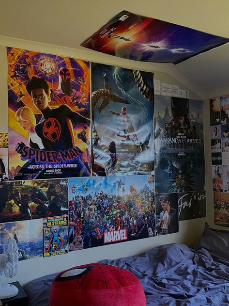 19 Insanely Trendy Fandom Bedroom Ideas You'll Love Comic Book Room Aesthetic, Marvel Bedroom Ideas Aesthetic, Marvel Posters Aesthetic Wall, Movie Bedroom Decor, Spiderman Room Ideas Aesthetic, Spiderman Themed Room Aesthetic, Spiderman Room Decor Ideas, Venom Bedroom Ideas, Spider Man Bedroom Aesthetic